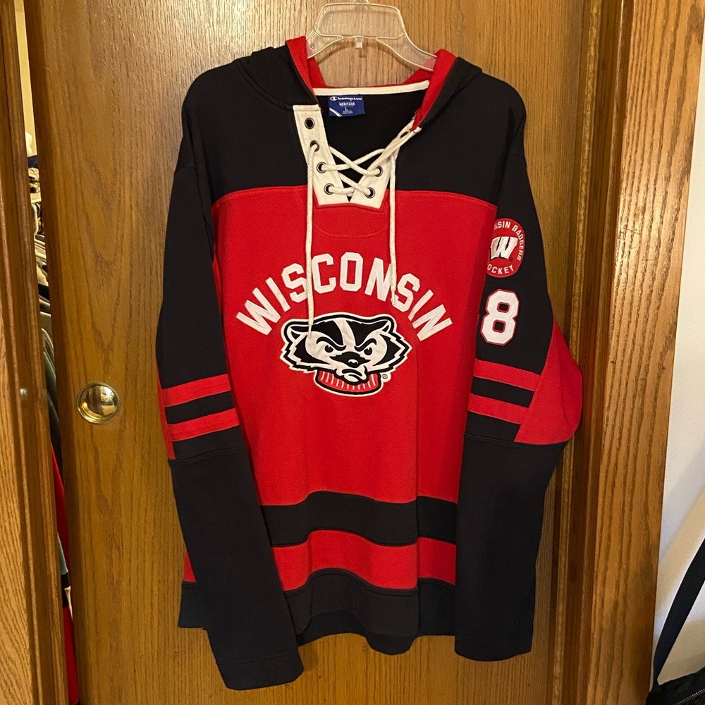 Wisconsin Badgers Hockey Pullover